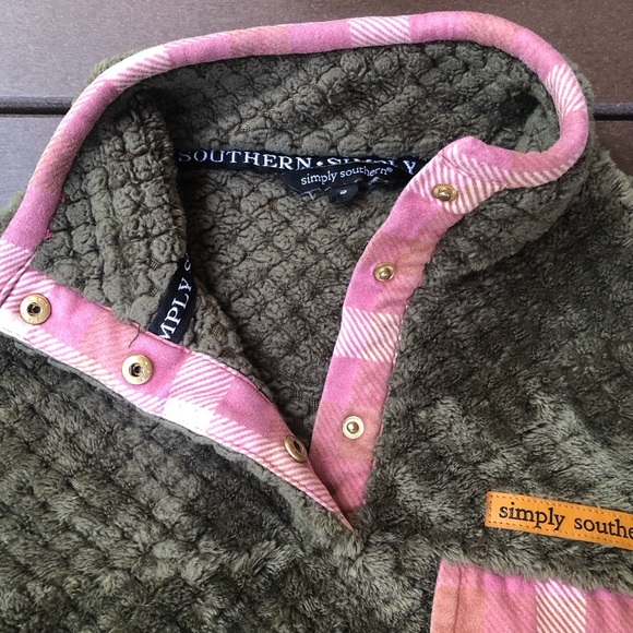 Simply Southern Olive Fluffy Pullover with Pink Trim Size S - Picture 8 of 8